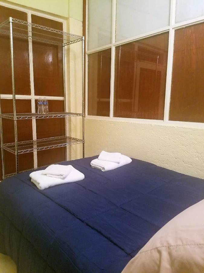 C Huespedes Sn Angel - Confirme Reservacion Al Telefono Siempre - Guest house Mexico City